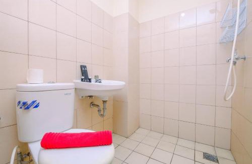 Kayu Putih Apartment | Comfortable and Warm 2BR at Tifolia Apartment By Travelio