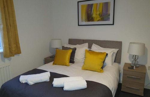 Cribbs Causeway Apartment | Comfortable and Welcoming Beatrix House by Cliftonvalley Apartments