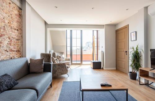 Kabatas Apartment | Comfortable apartment with private terrace