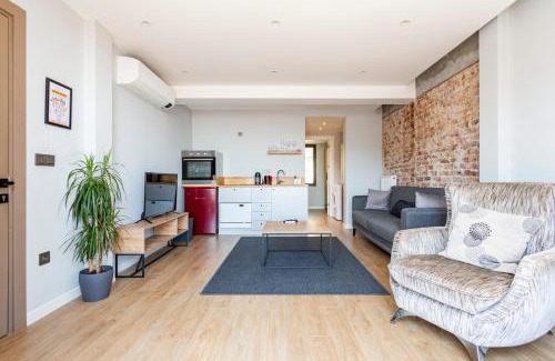 Kabatas Apartment | Comfortable apartment with private terrace