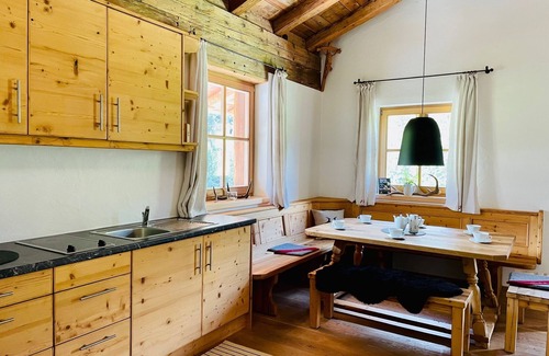 Kirchberg in Tirol Apartment | Comfortable alpine suite with gallery