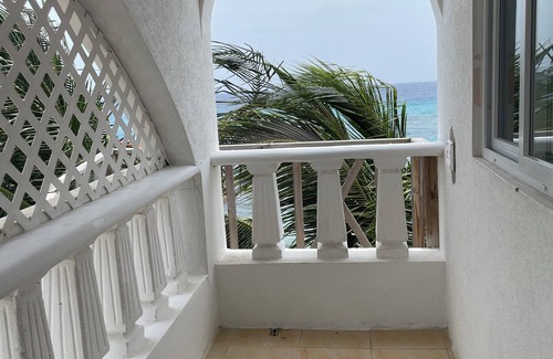 Stewart Town Condo | Comfortable, Bright Condo Steps Away From the Beach