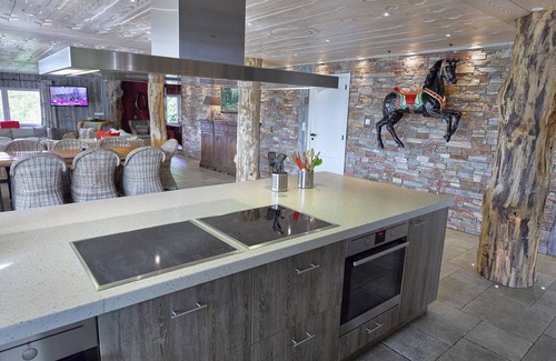Stoumont House | Comfortable chalet with indoor pool, hammam and sauna near Stoumont