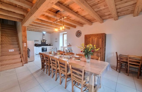 Gumieres Cottage | Comfortable Country House for 10 with Wifi