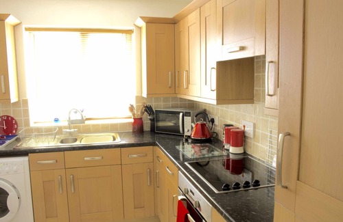 Sidmouth Apartment | Comfortable double-bed Sidmouth apartment, a minute's easy walk to the seafront