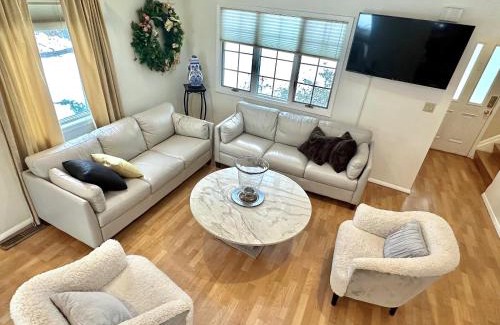 Port Washington House | Comfortable Entire House for rent 4 bed 3 baths