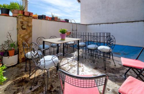 Puebla de Don Rodrigo Villa | Comfortable Villa in Puebla de Don Rodrigo with Private Pool