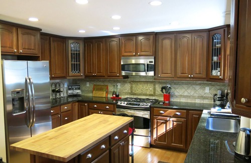 Tahoma Ski Chalet | Comfortable Family Home, Walk to Lake, Beach and Pier