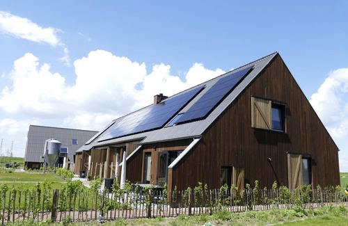 Veessen House | Comfortable farmhouse lodge for 8 people with a living kitchen and a pellet fireplace
