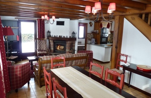 Fresse-sur-Moselle Ski Chalet | Comfortable 9-person chalet at the foot of the Ballon d'Alsace. Calm and relaxation.