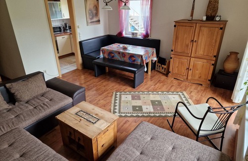 Reichartshausen Apartment | comfortable home in wonderful nature children and domestic animals welcome