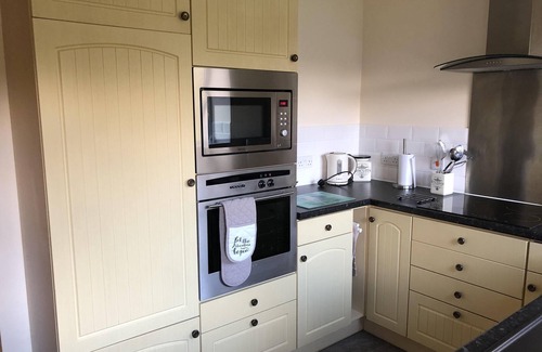 Street Cottage | Comfortable Holiday Cottage in the Heart of Somerset (2 ensuite bedrooms)