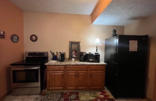 Bloomington Apartment | Comfortable home 2 1/2 mi. to downtown Bloomington, minutes to campus