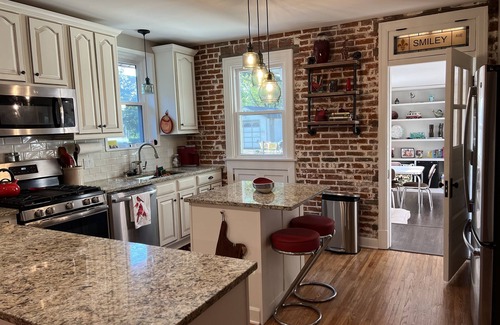 Lindenwood Park House | Comfortable home in lovely Lindenwood Park neighborhood with all the amenities.