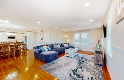 Plymouth House | Comfortable home with rooftop deck, beach & water views, W/D, & central AC