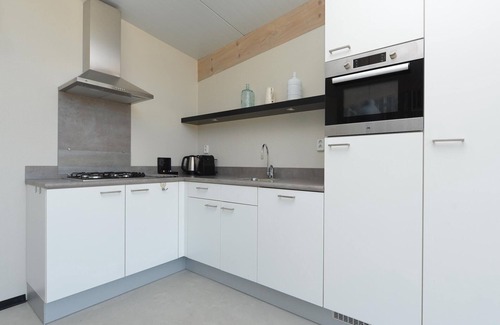Bloemendaal House | Comfortable lodge with dishwasher, in Bloemendaal