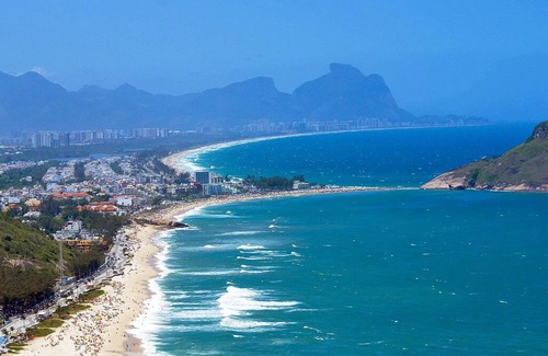 Recreio dos Bandeirantes Apartment | Comfortable loft close to the beach and shops