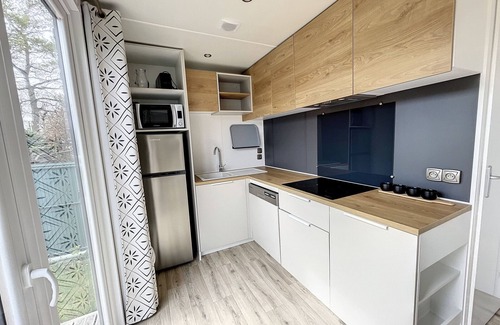 Jullouville-les-Pins House | Comfortable Mobile Home, 200m from Beach, 2BR, Pool & Parking Included
