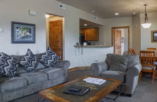 Kimball Junction Condo | Comfortable Redstone Condo, Short Drive to Ski Lifts! 5459 Hiking Golf Nearby!