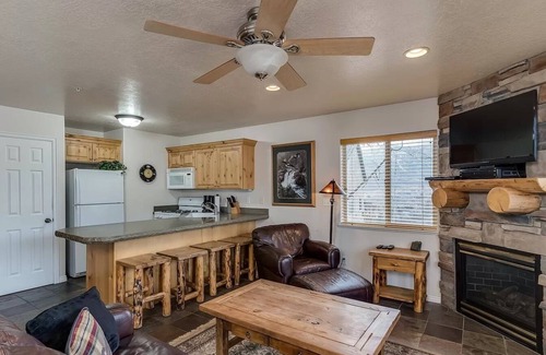 Eden Condo | Comfortable, relaxing retreat in beautiful Eden