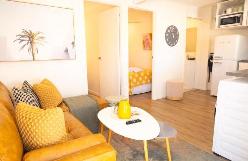 Scarborough Apartment | Comfortable Seaside Studio & Courtyard