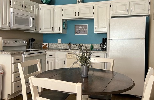 St. George Apartment | Comfortable Sleeping with Resort Amenities!