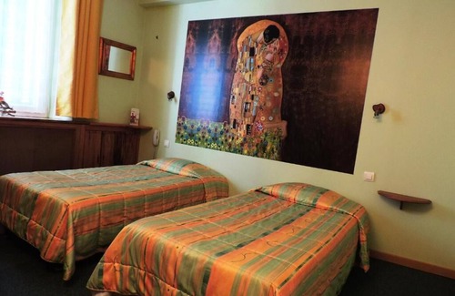 Digne-les-Bains Hotel | Comfortable Stay with Free Parking! Close to Terain de pétanque