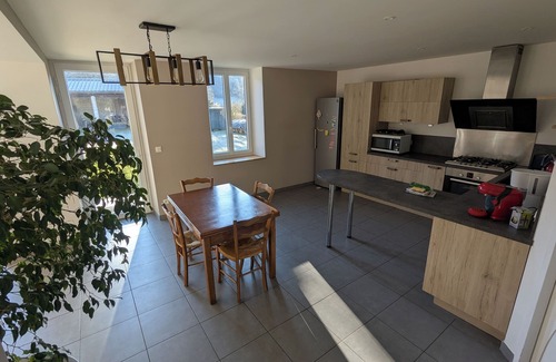 Ceignes House | Comfortable stone house 180m2 in the countryside between lakes and mountains