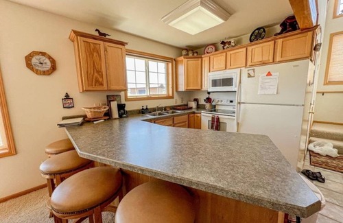 Red Lodge House | Comfortable Townhome - Mountain Views