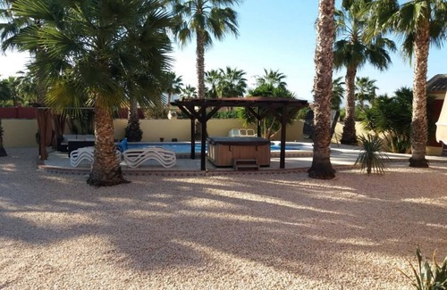 Rafal House | Comfortable Twin bed room located in the countryside with outdoor pool