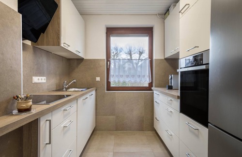 Eriskirch Apartment | Comfortable Vacation Apartment in Eriskirch with Wi-Fi & Terrace