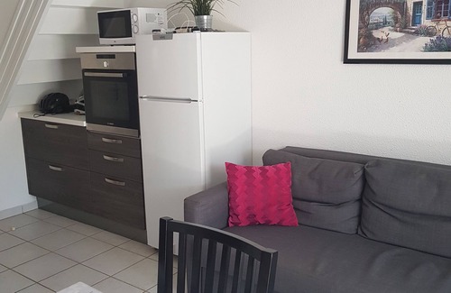 Eyguieres House | Comfortable vacation home in a new complex (built in 2000) with a pool