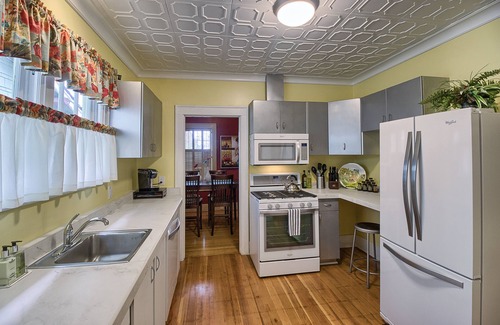Lower Queen Anne House | Comforts of home - Ideal location - Free parking