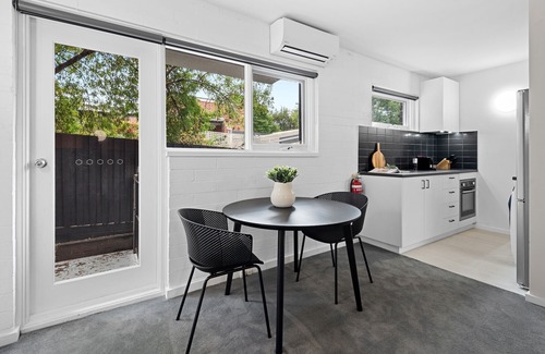 Parkville Apartment | Comfy 1-Bed Apartment with Courtyard Seating