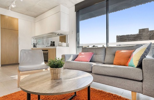 Prahran Apartment | Comfy 2-Bed Balcony Unit near Iconic Chapel St