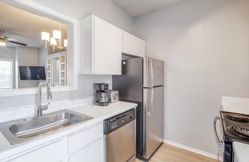 Milwood Apartment | Comfy 2BD Apt | Austin Texas