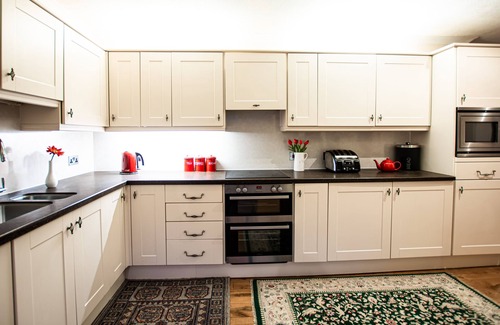 Newtonmore House | Comfy 3-bedroom Cottage in Newtonmore, Cairngorms