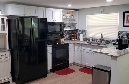 Sanford House | Comfy 3-BR home for walking Downtown Sanford and visiting Central Florida