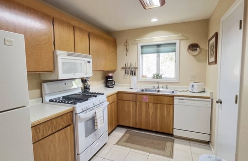 Taos Ski Valley Condo | Comfy and Close to the Fun at Taos Ski Valley