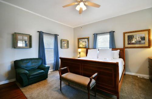 Dunean House | Comfy Cottage: Minutes from Main St, Private Yard
