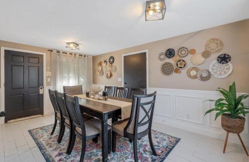 Eastside House | Comfy & cozy 4BR minutes to SU, Hospitals, & DT