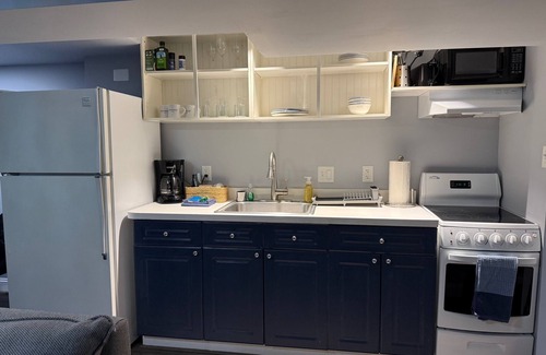 Taylor Run Apartment | Comfy, Cozy & Close to DC