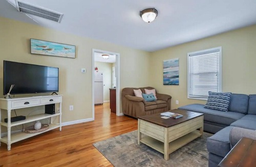 Point Pleasant Beach House | Comfy & Cozy - 3BR House - 1 Block to the Boardwalk