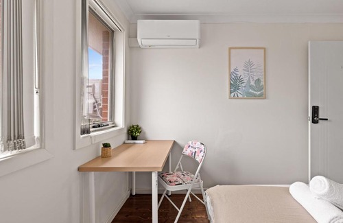 Panania House | Comfy Double Room in Panania - Nearby Stations & Shops - Shared Bathroom