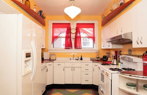 Vollintine-Evergreen House | Comfy Eclectic Midtown Home-Near Zoo, Rhodes College and Great Attractions