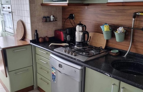 Karsiyaka Apartment | Comfy flat in vibrant Karşıyaka/Aksoy: Work & Relaxation