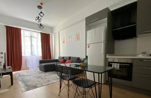 Kadikoy Apartment | Comfy Flat with Central Location in Fikirtepe