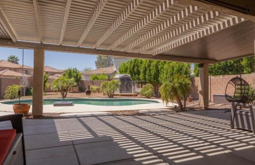 Bell West Ranch House | Comfy House Private Backyard with Pool BBQ Citrus
