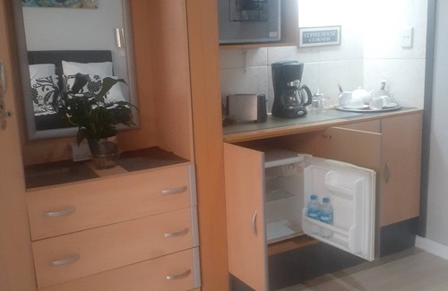 Croydon House | Comfy Private Home- Centrally Located, Close to Airport, Shops, Freeways, Casino