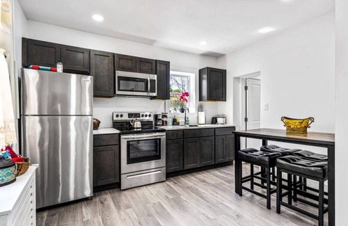 Delair Apartment | Comfy Private Parking-2bed-2min